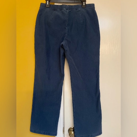 L.L. Bean Fleece Lined Denim Slip On Pants Size Medium Stretch Waist Petite MP - Picture 2 of 12